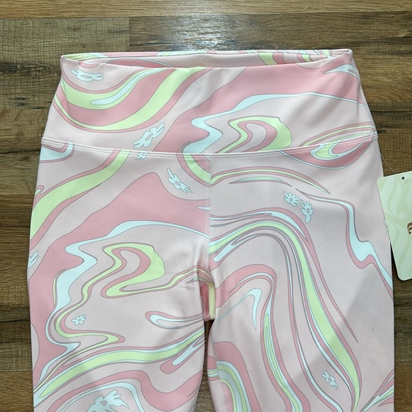 FABLETICS WOMENS HIGH WAISTED SOLID 7/8 LEGGINGS PINK NEW SIZE M - Picture 3 of 7